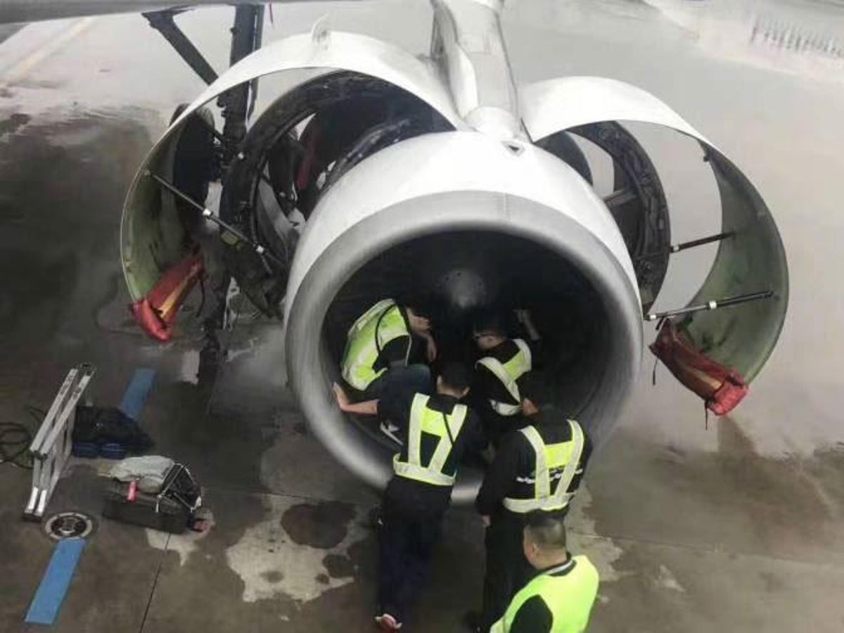 Man Throws Coins Into Jet Engine 