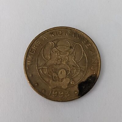 Token - Chuck E Cheese (Brass) - United States – Numista