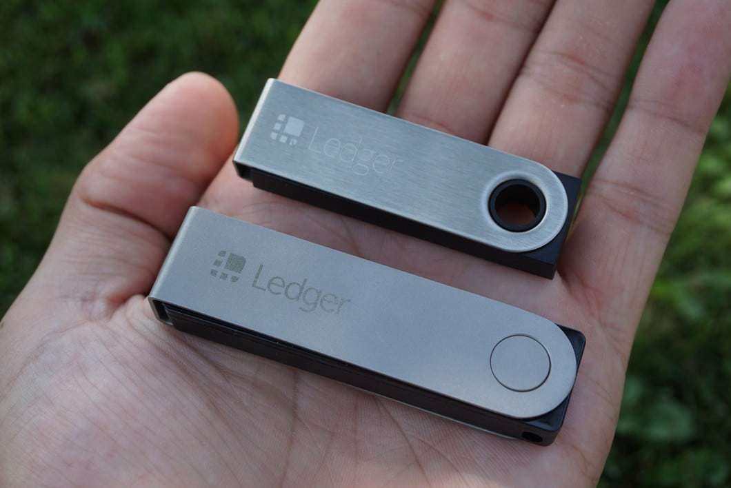 Ledger Nano S vs X — Which Crypto Hardware Wallet to Pick? | CoinCodex