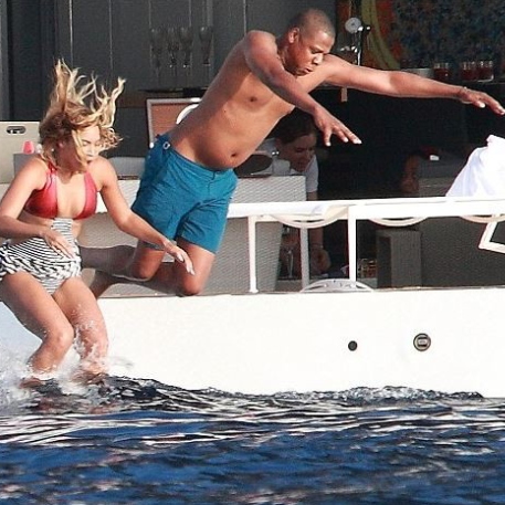 Jay Z Jumping Into A Pool Is The Jay Z Of Memes – UPROXX