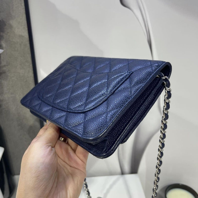 Caviar Wallet on Chain Navy Blue SHW | Bag Religion