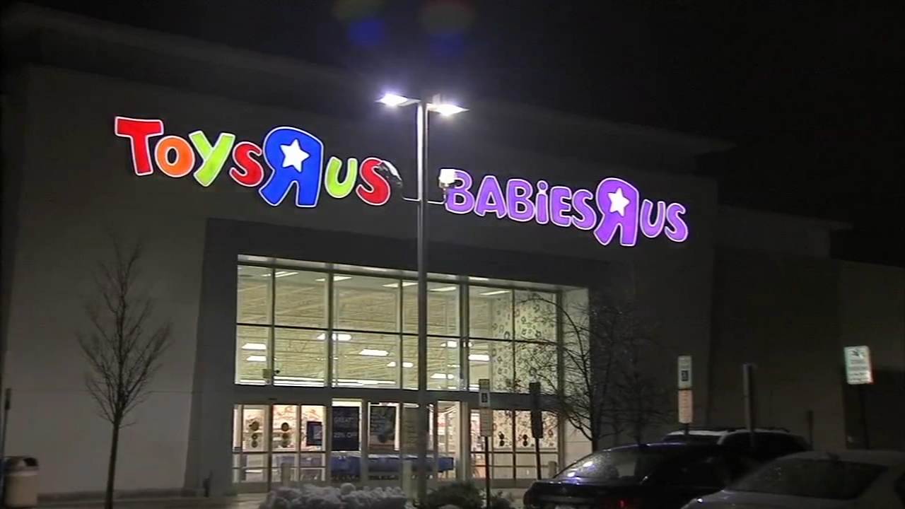 Toys R Us is opening in America’s biggest mall as part of its comeback | CNN Business