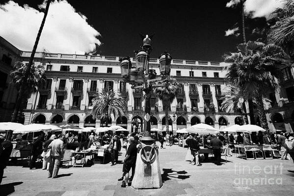 Barcelona - Mercat de Numismàtica i Filatèlia de la Plaça Reial - Stamp & coin market