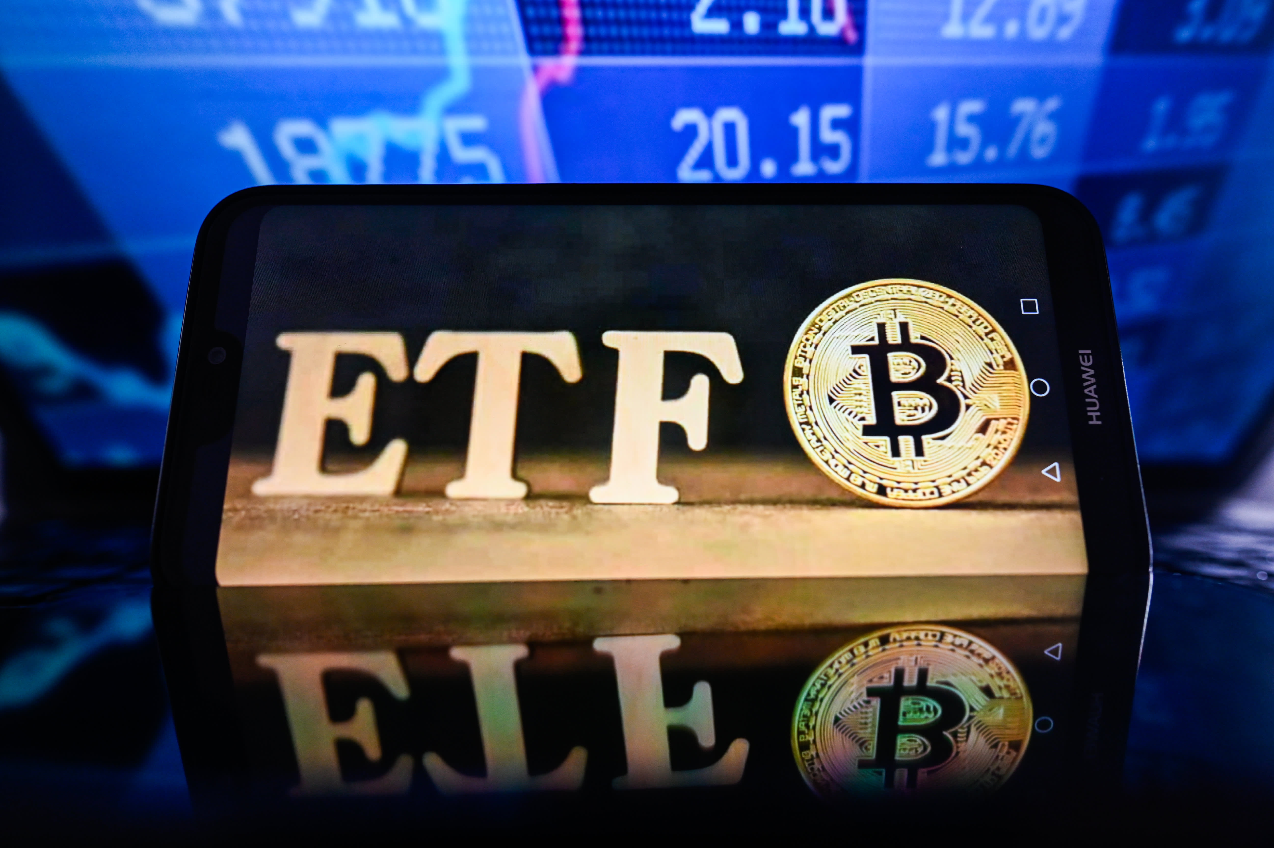 SEC Forced to Clarify Bitcoin ETF Rules After | Morningstar