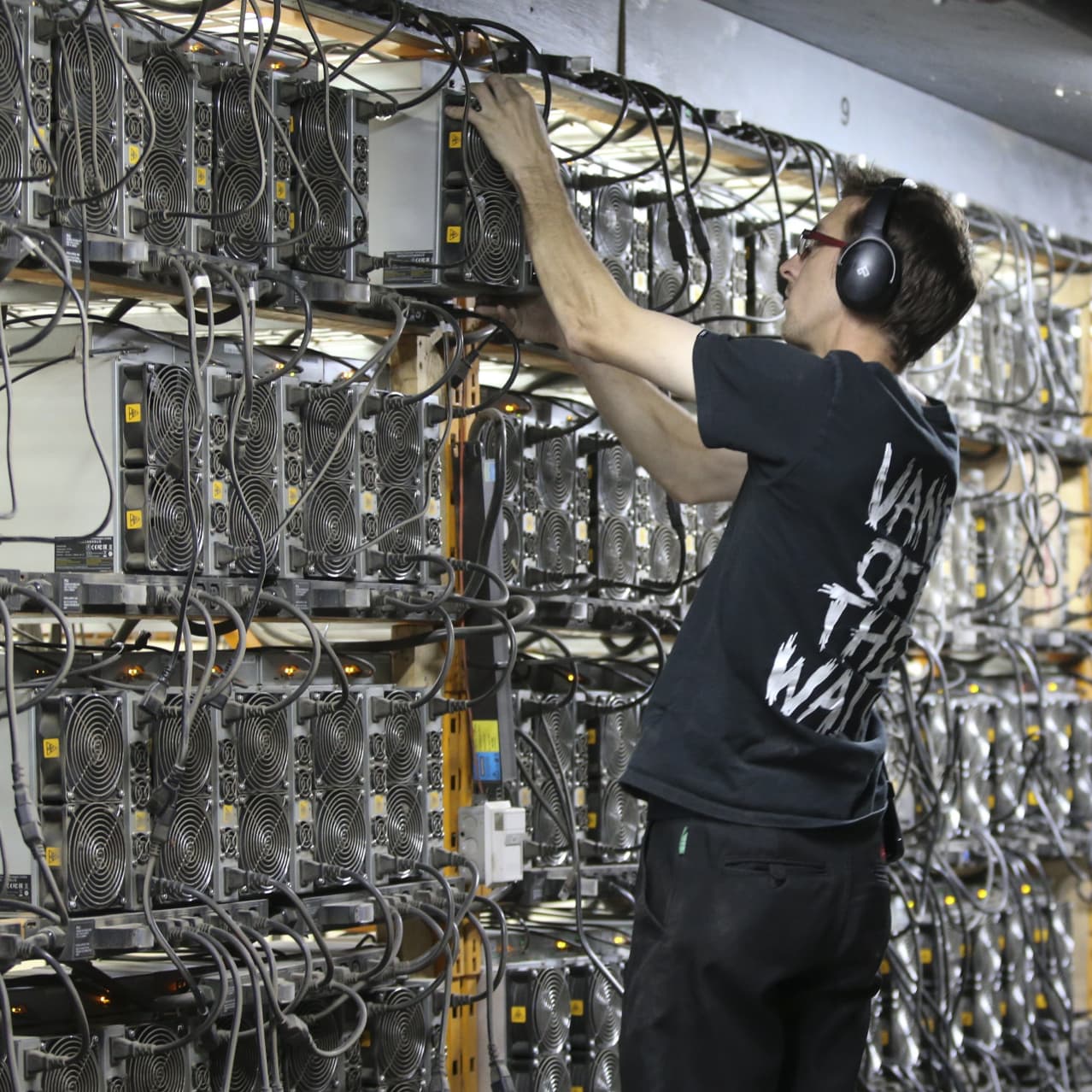 Bitcoin Mining: What Is It And How Does It Work? | Bankrate