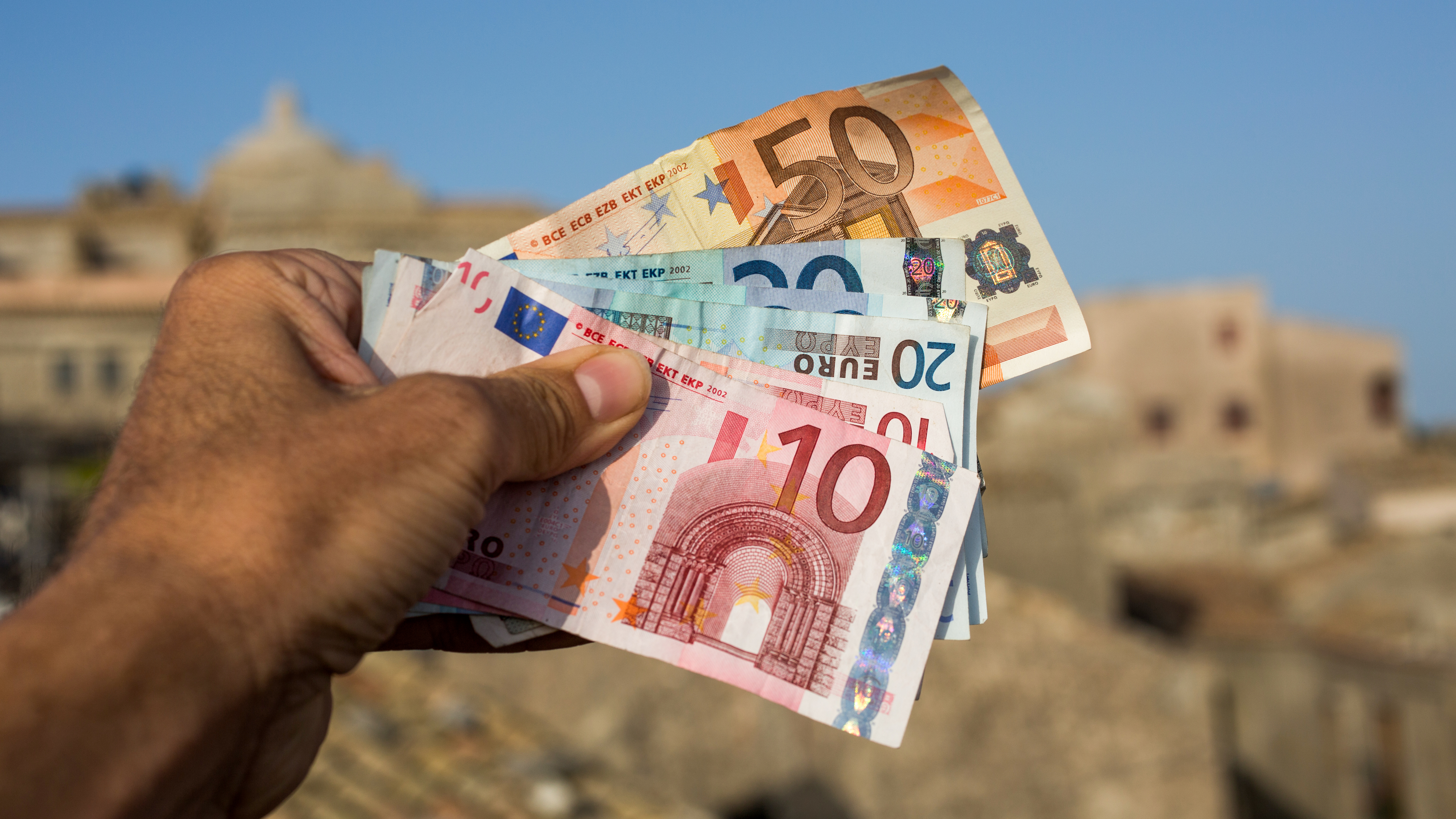 Local Currency in Italy: Can You Use US Dollars in Italy?