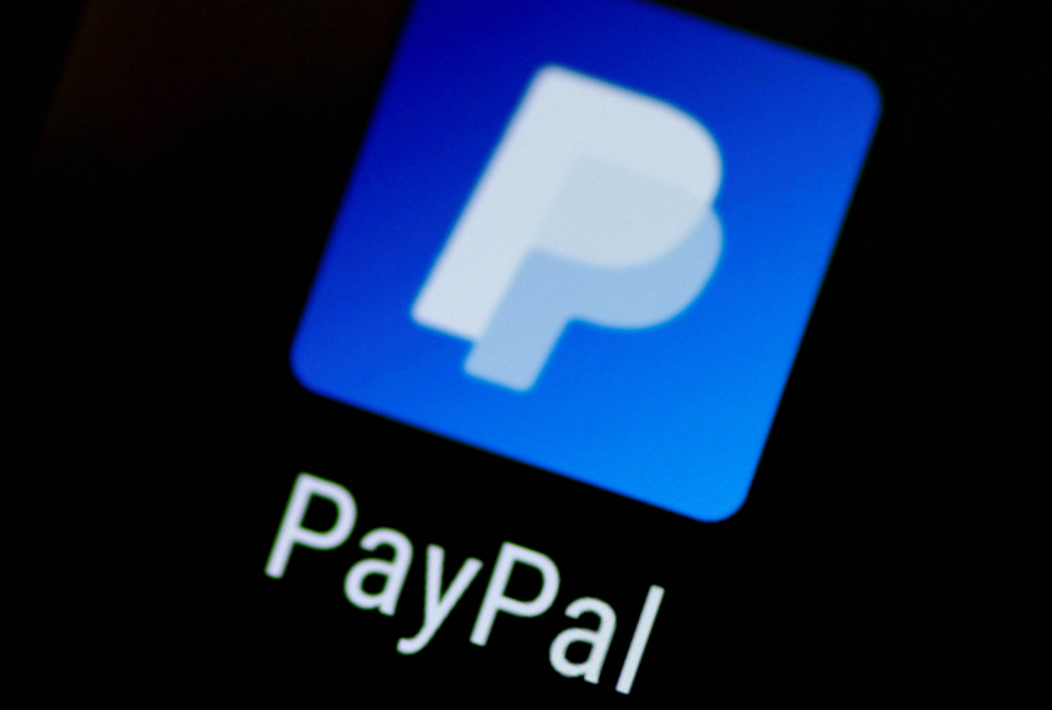 PayPal and Picnik come to Yahoo Mail - CNET