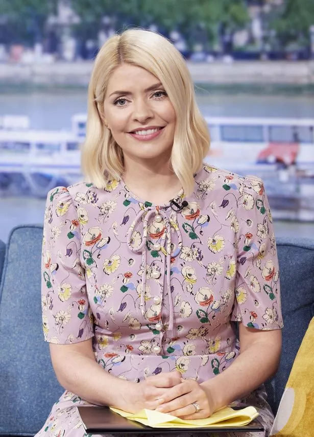 Holly Willoughby Bitcoin | Scam or Legit - Did She Invest?