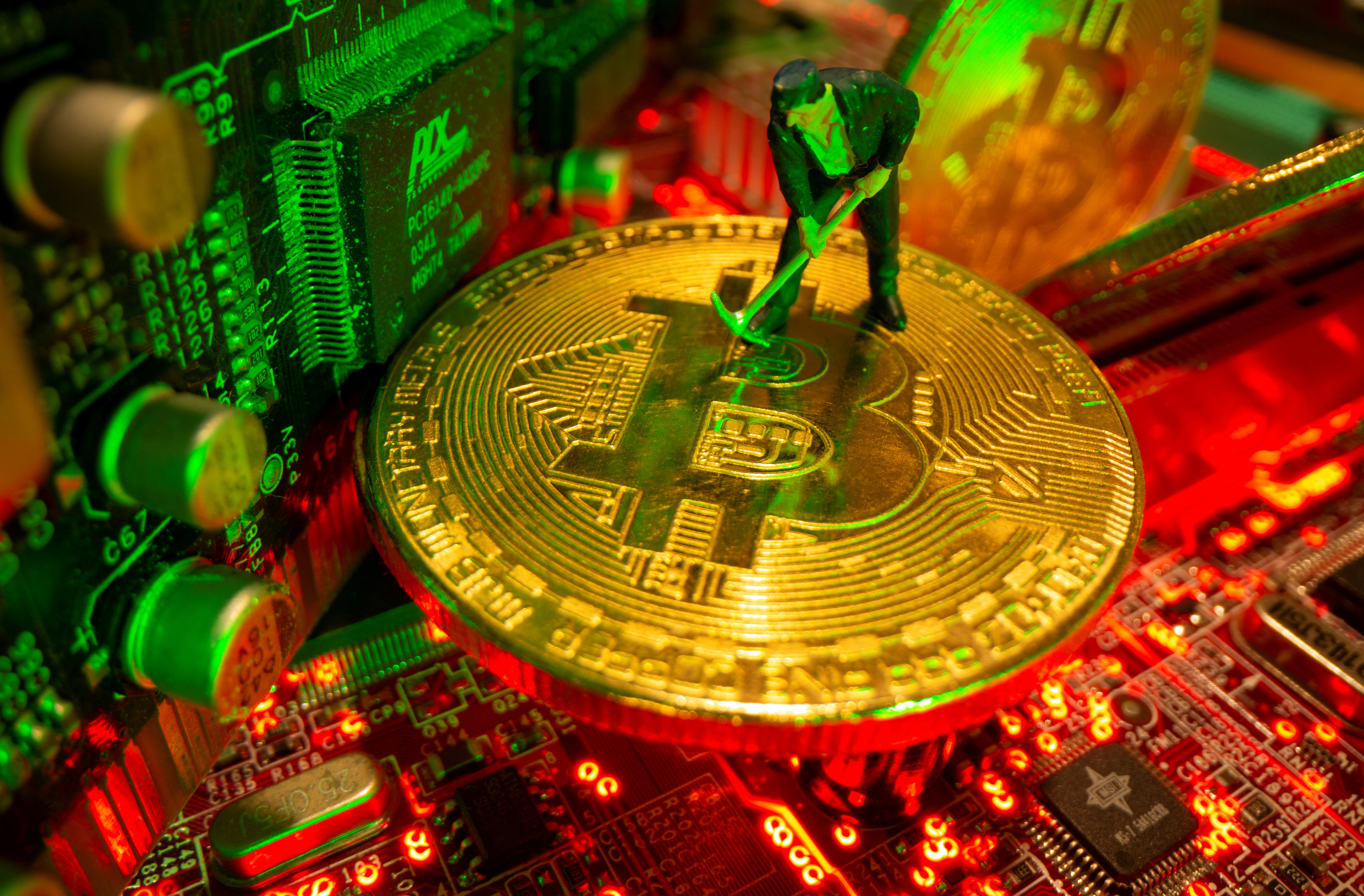 Bitcoin (BTC) Miner Marathon's (MARA) Sales Beat Fails to Impress Wall Street