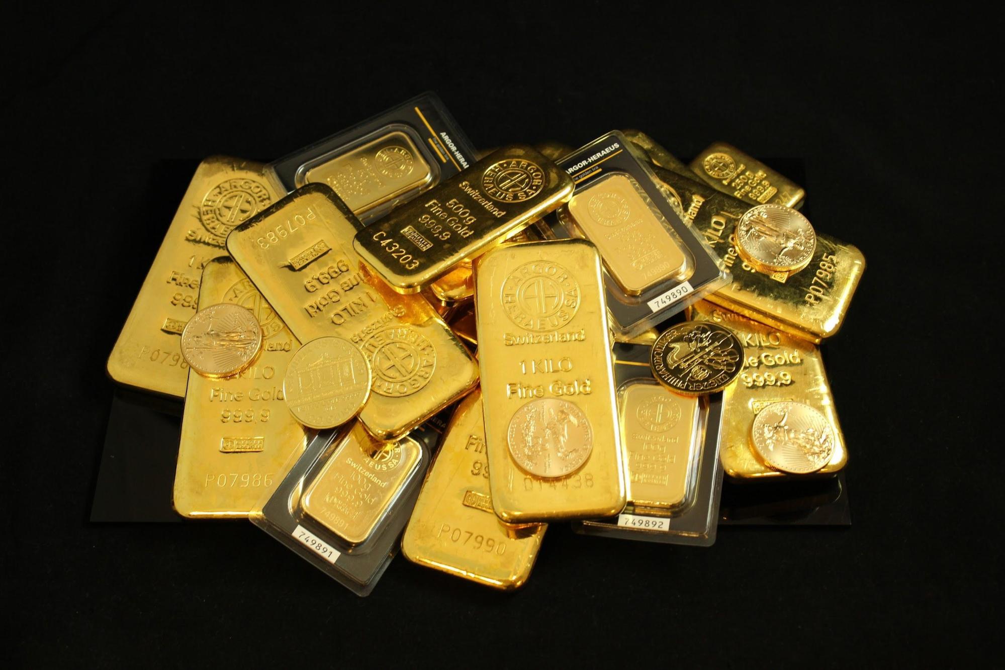 Gold Bars vs. Gold Coins: Factors to Consider When Choosing Your Bullion Investment - Tavex Bullion