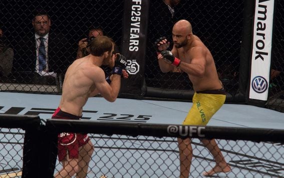 UFC to Pay Fighters Bitcoin Bonuses in Expanded helpbitcoin.fun Deal - Yahoo Sports