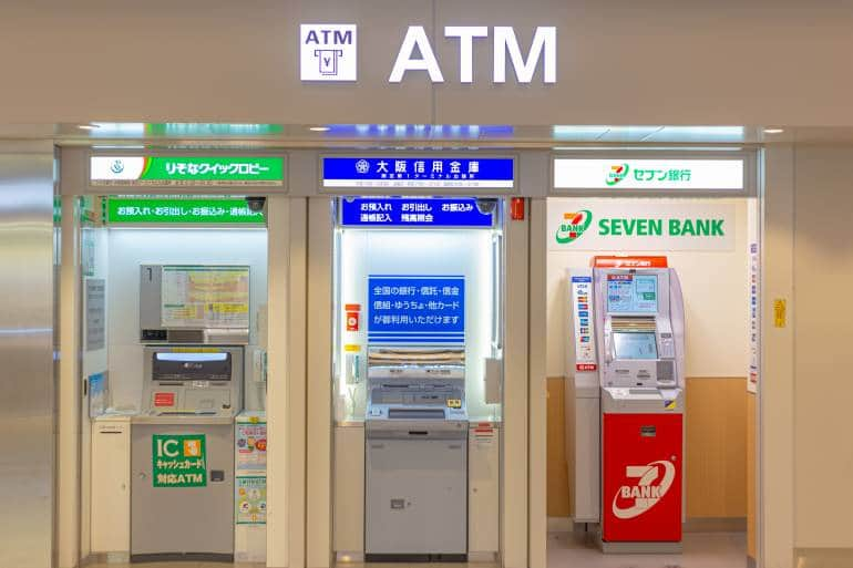 Money Exchange | List of Services | Service Guide | Haneda Airport Passenger Terminal