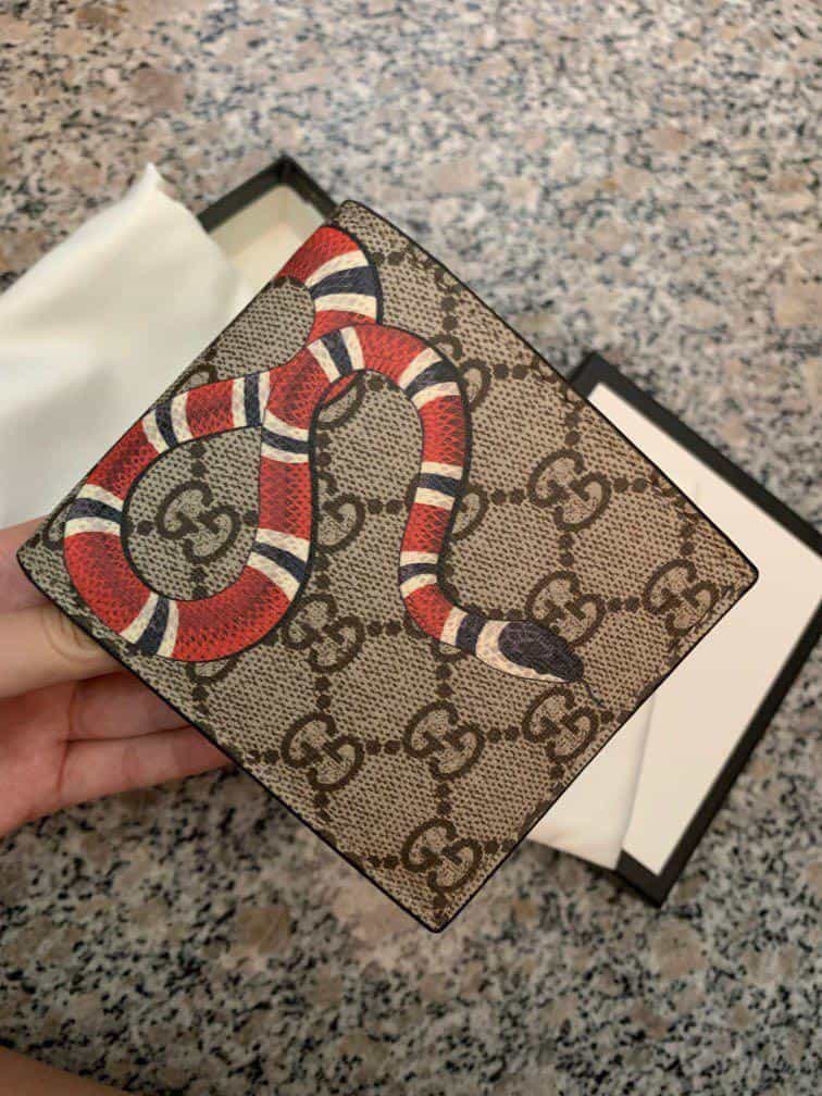 Spot a Fake Gucci Wallet – MyVeniceLife