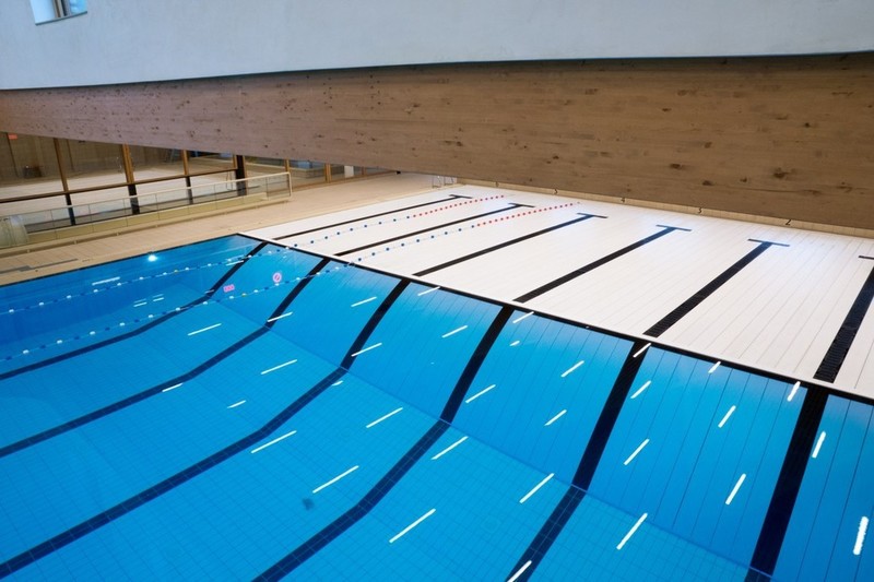 Movable pool floors: incredible and dynamic spaces - Fluidra