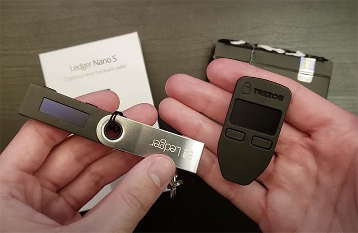 Hardware wallet comparison Ledger, Trezor, BitBox