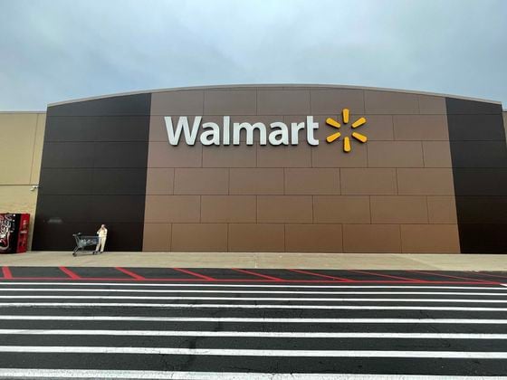 Walmart shoppers can now buy bitcoin at kiosks in some stores - CBS News